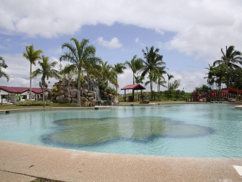 Graceland Estates And Country Club Hotel Lucena Exterior foto